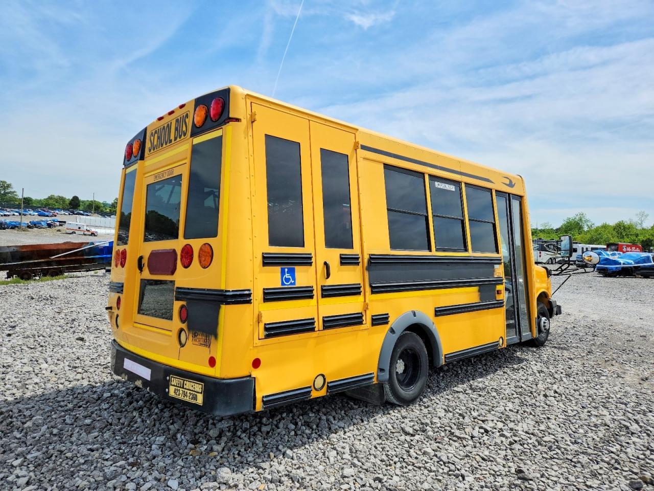 2012 Chev Express G4500