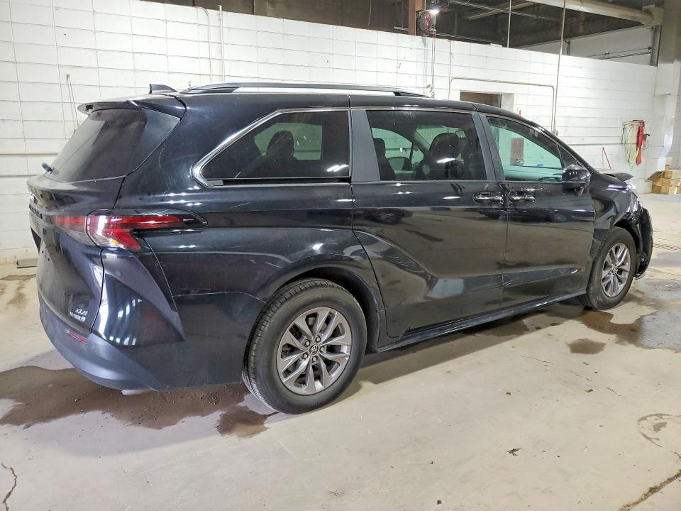 2024 Toyota Sienna xle