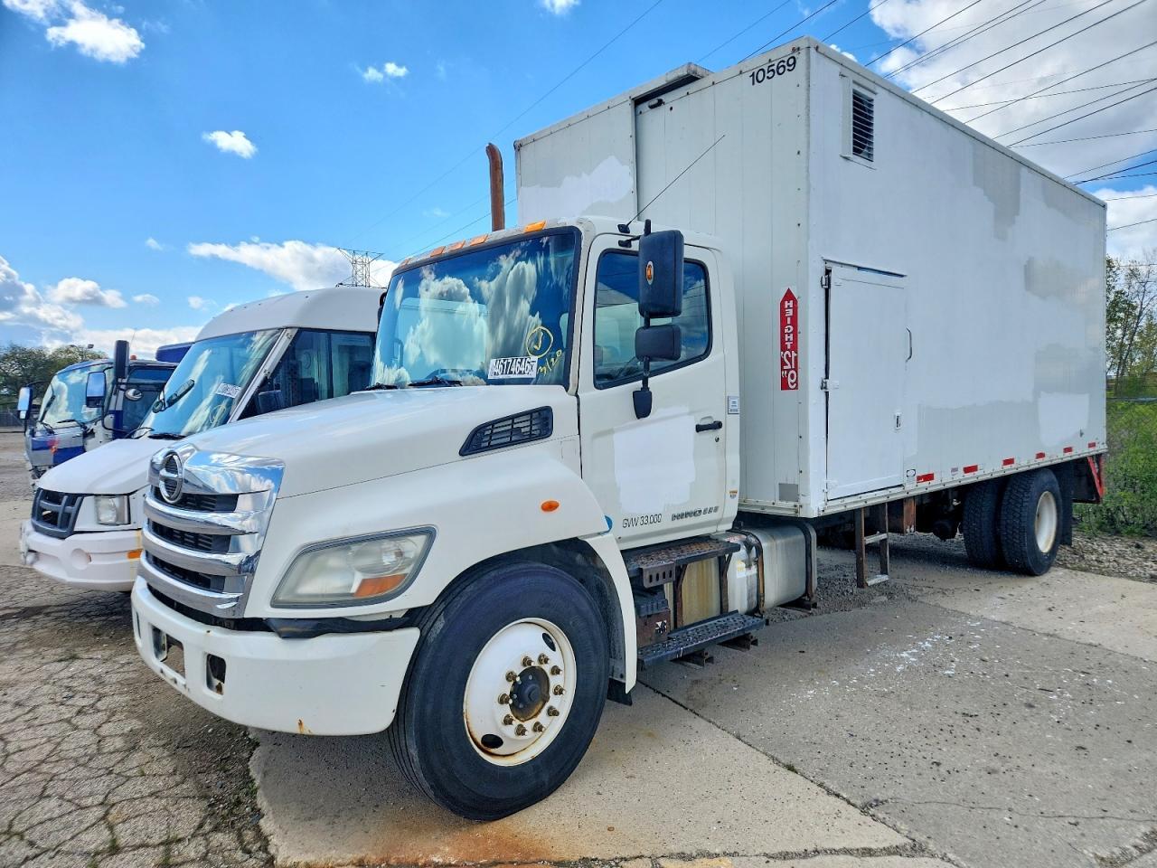 2012 Hino 338 BOX Truck