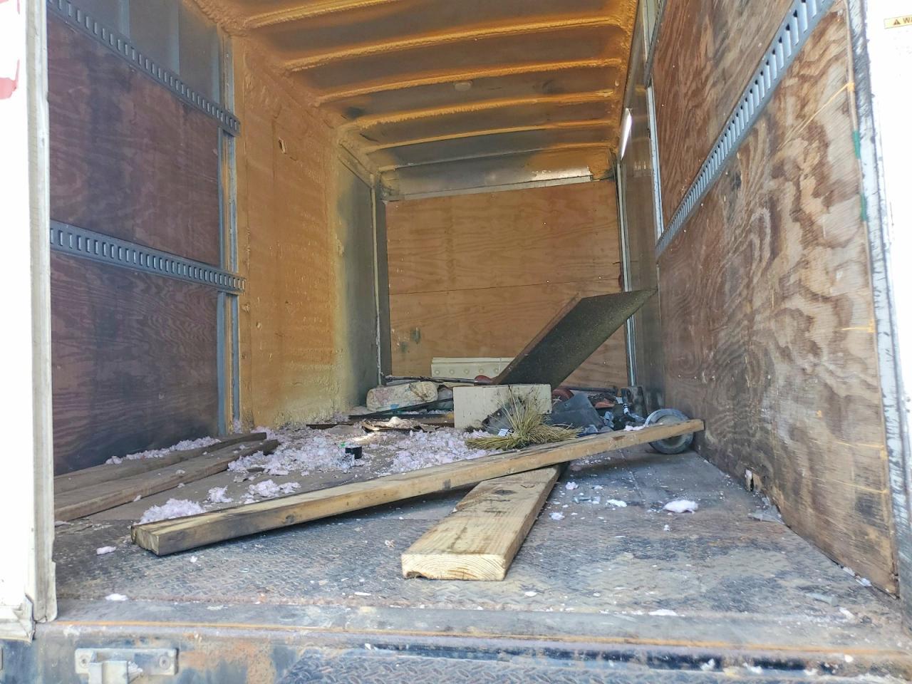 2013 Freigliner 2013 Freightliner Business Class M2 BOX Truck