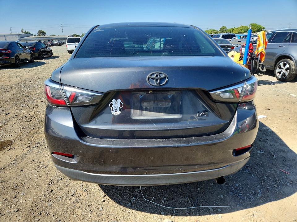 2017 Toyota Yaris ia Base