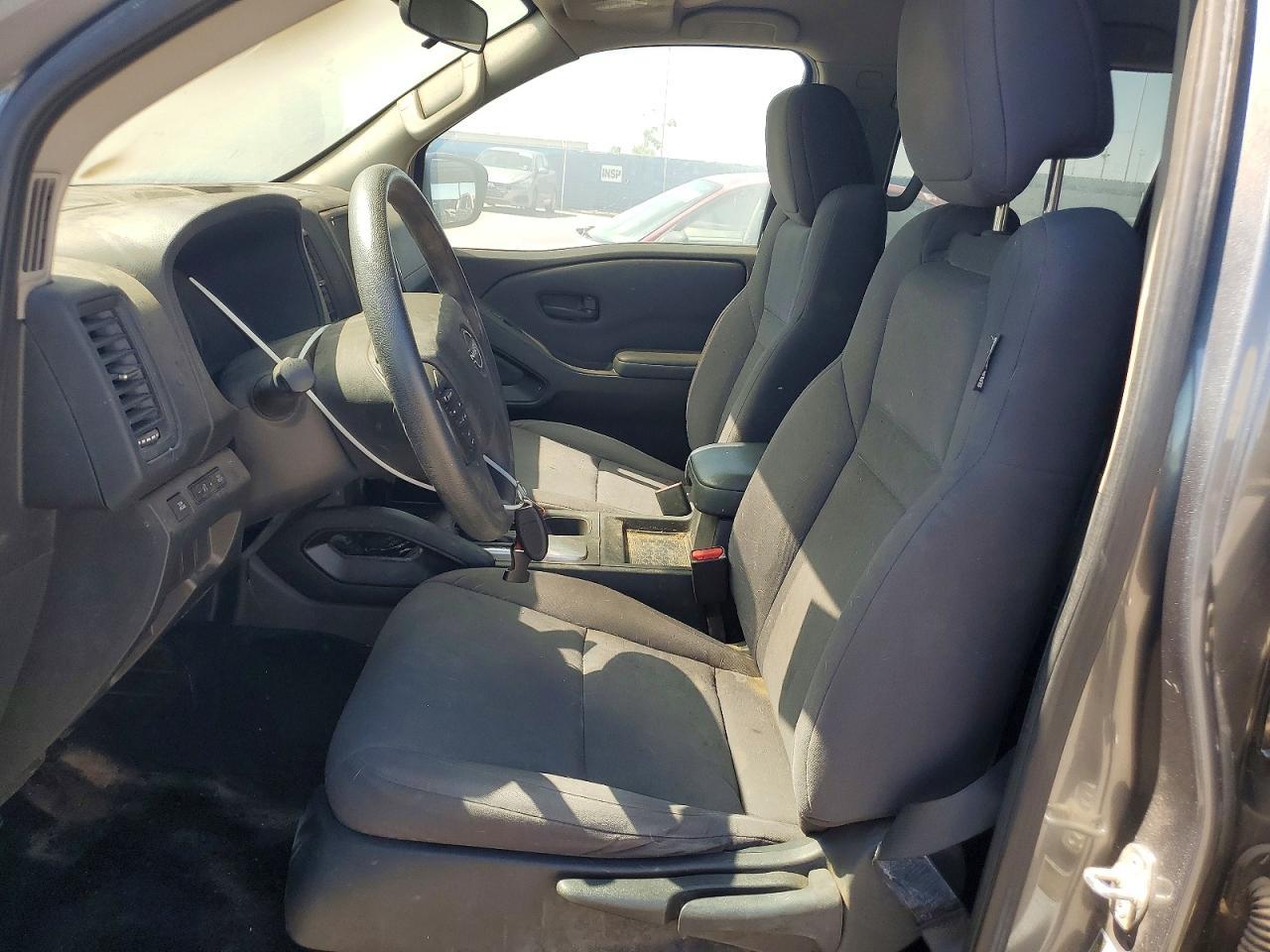 2022 Nissan Frontier S