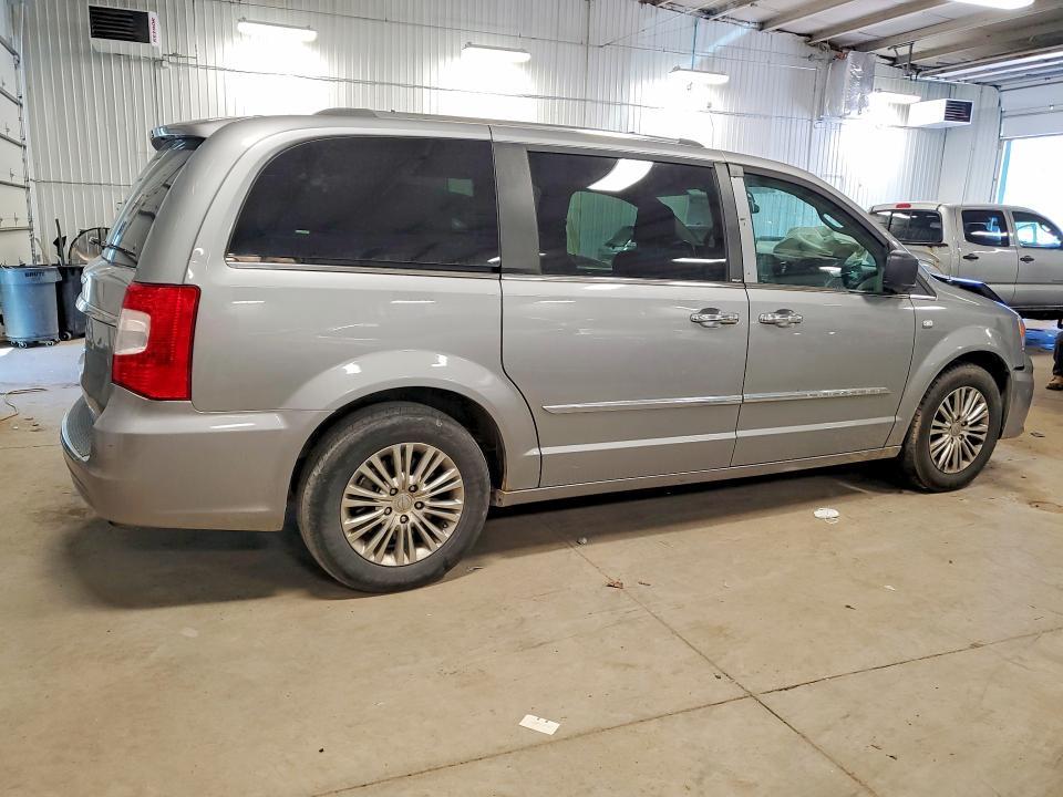 2014 Chrysler Town & Country Touring l