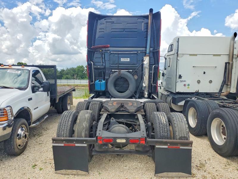 2012 Volv VN