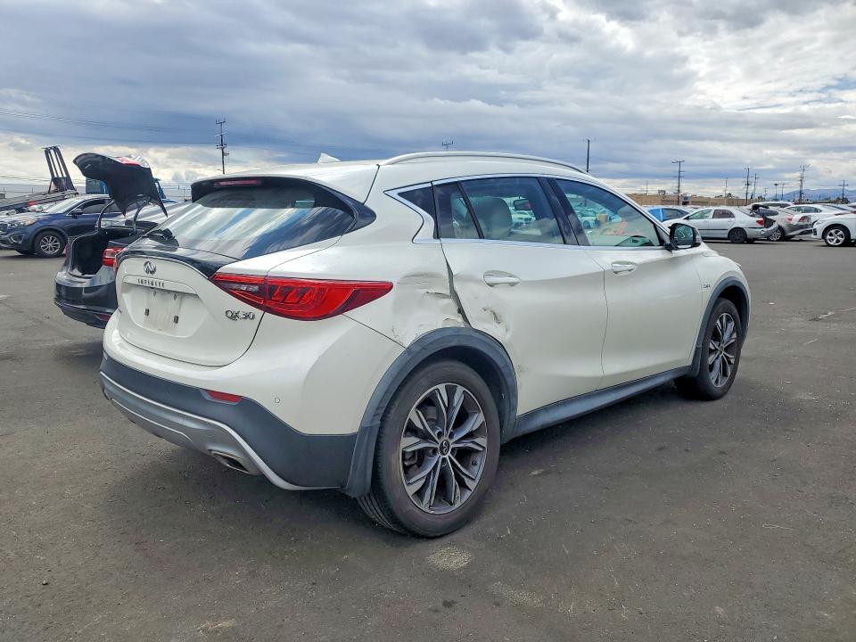 2017 Infiniti Qx30 Premium