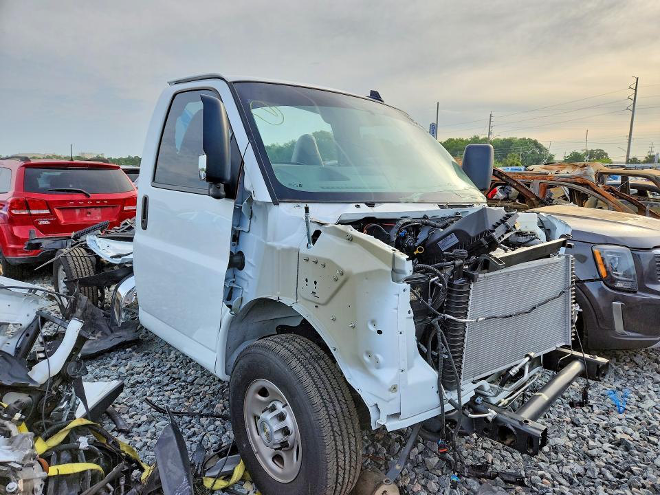 2025 Chevrolet Express G3500