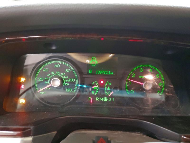 2011 Lincoln Town car Signature Limited