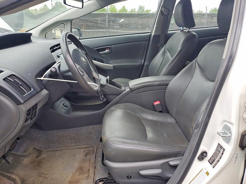 2010 Toyota Prius iii