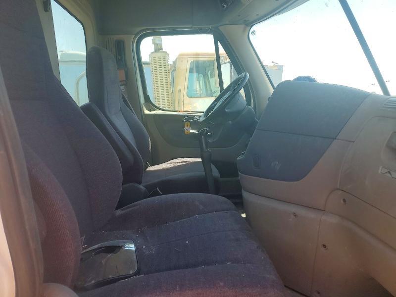 2015 Freightliner Cascadia Semi Truck