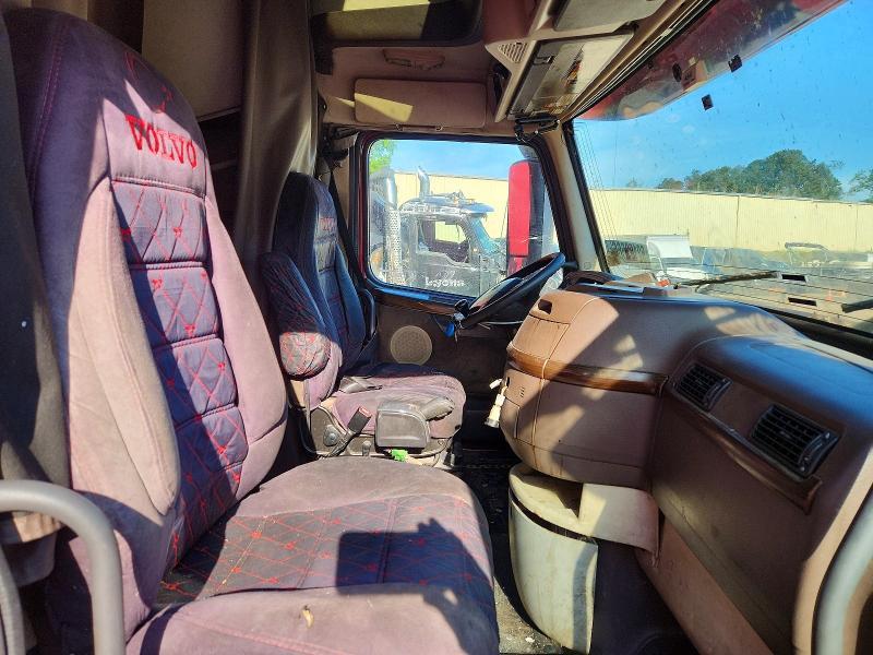 2015 Volvo VNL Semi Truck