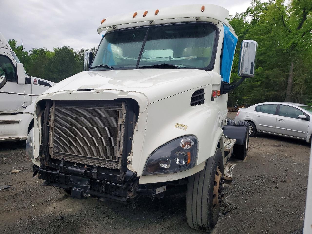 2018 Freigliner 2018 Freightliner Cascadia 113 Semi Truck