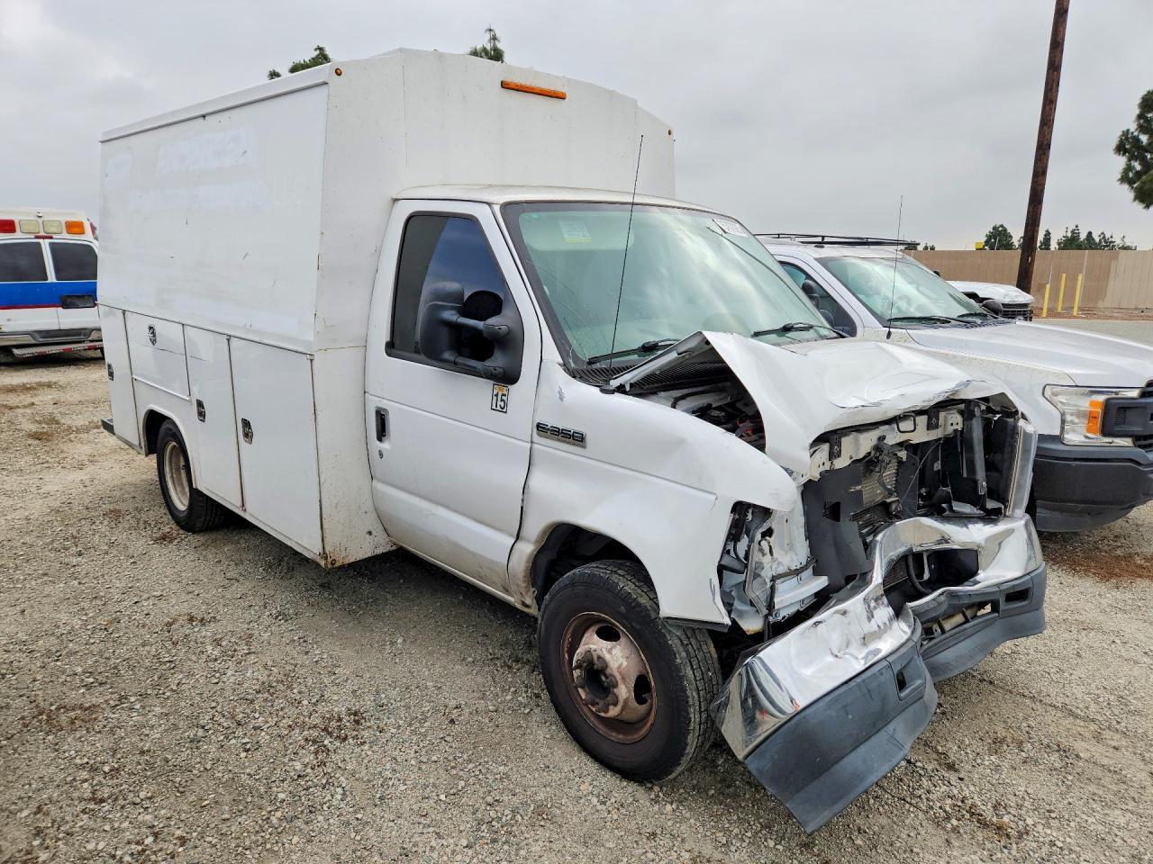 2022 Ford E350 Utility / Service Truck