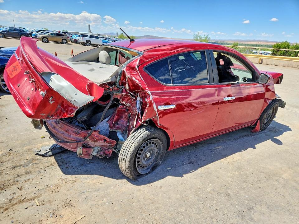 2015 Nissan Versa 1.6 sv