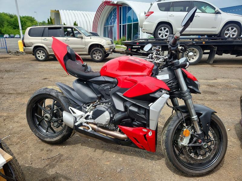 2023 Ducati Streetfighter V2