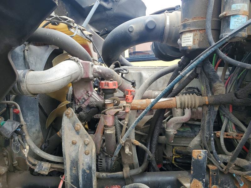 2011 Mack GU713 ROLL-OFF Container Truck