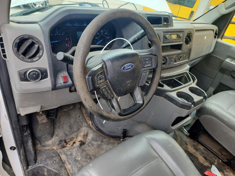 2022 Ford Econoline E350 Super Duty Cutaway Van