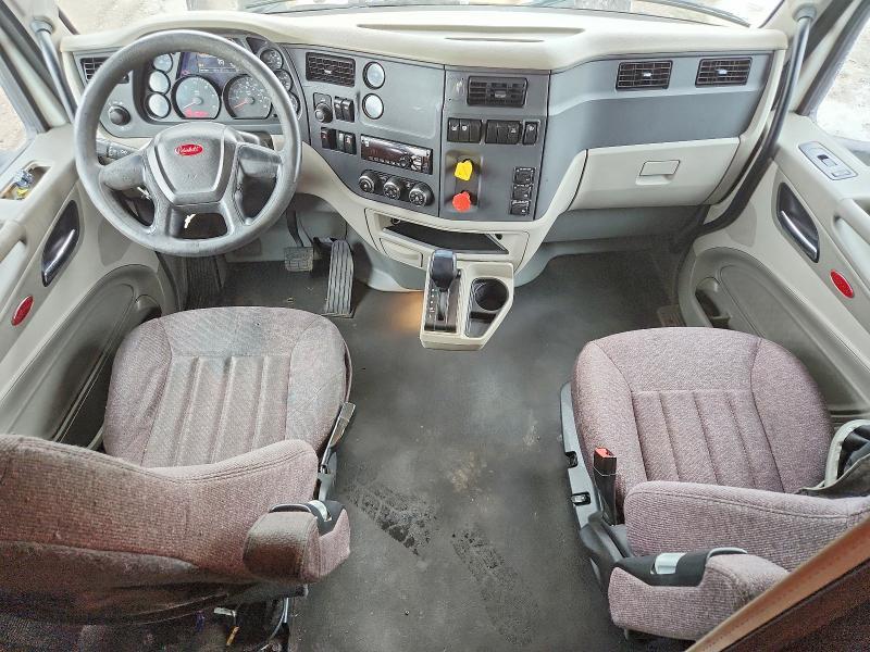2018 Peterbilt 579 Semi Truck