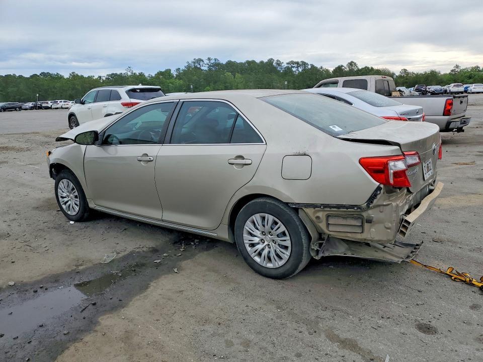 2014 Toyota Camry le