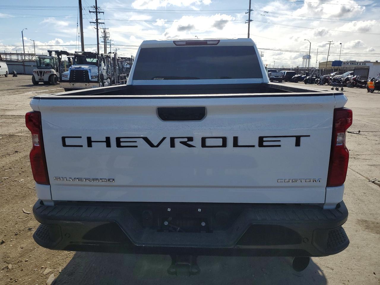 2025 Chevrolet Silverado K2500 Custom