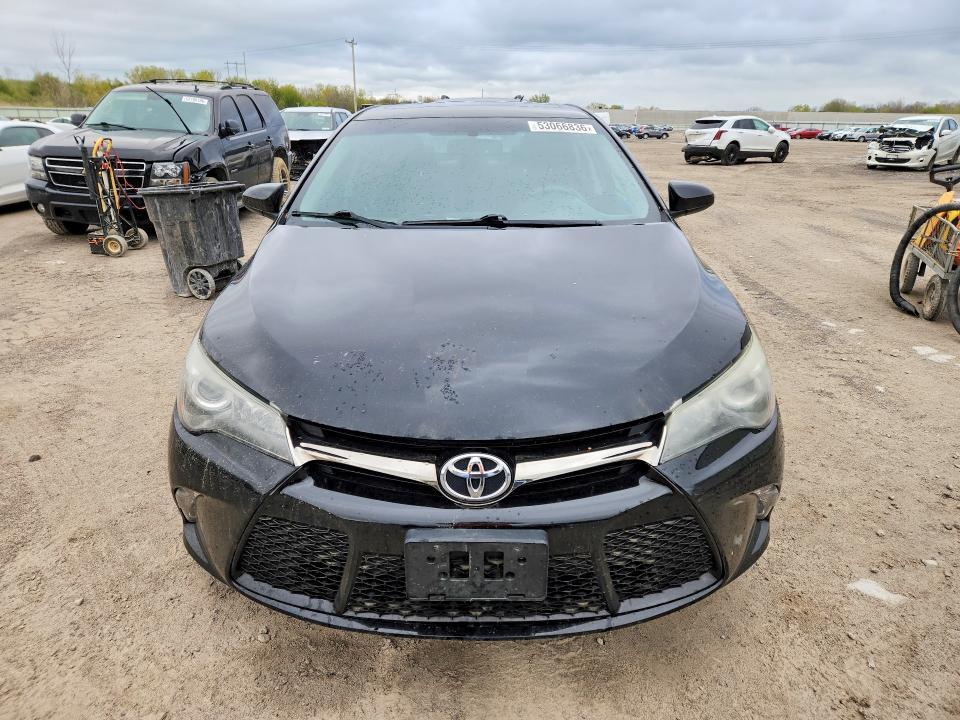 2016 Toyota Camry xse