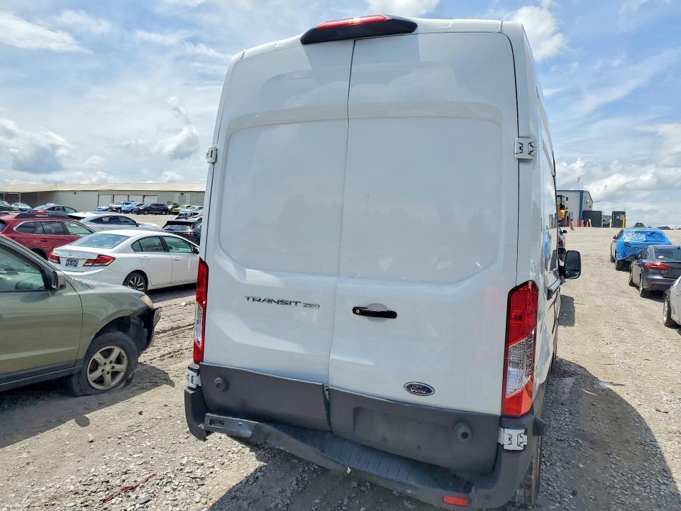 2024 Ford Transit T-250
