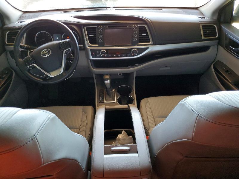 2016 Toyota Highlander le Plus
