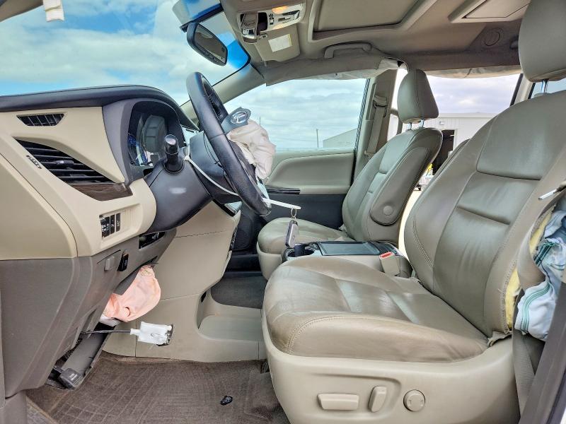 2015 Toyota Sienna xle Premium 8-passenger