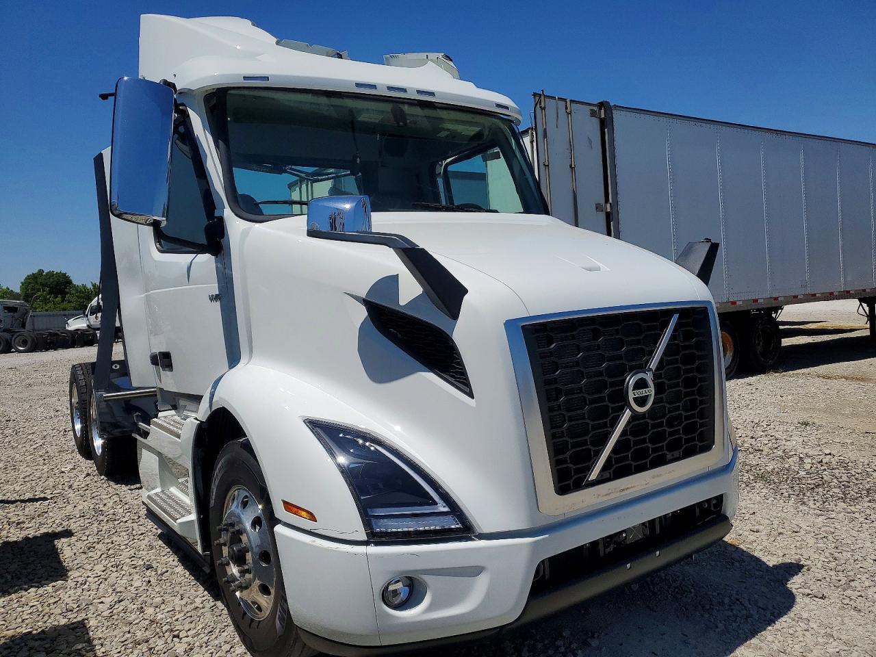 2026 Volv O VNR Semi Truck
