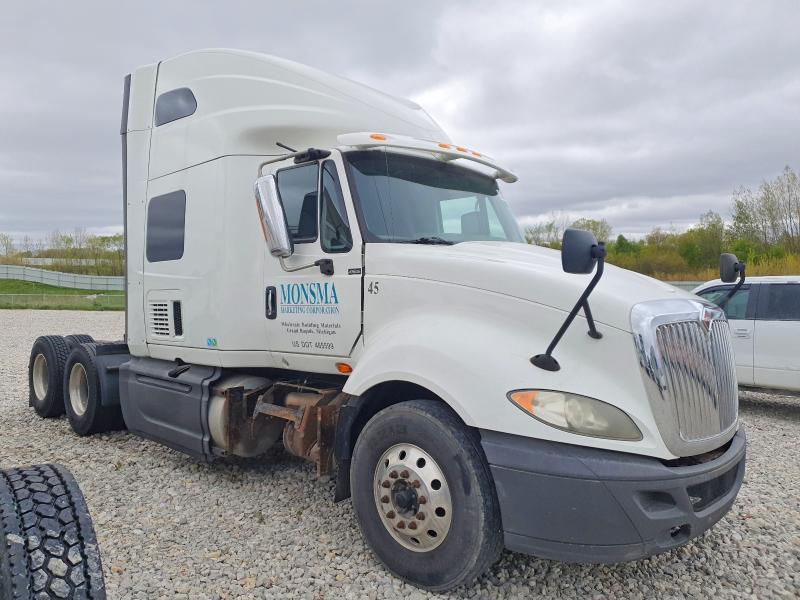 2015 International LF687 Semi Truck