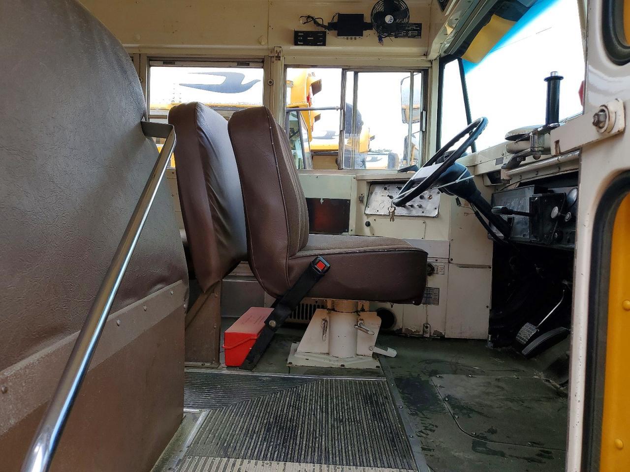 1990 International 3000 3700