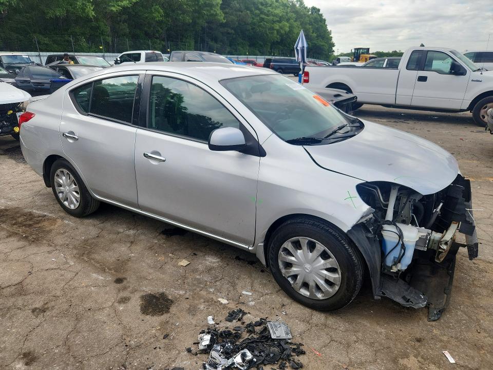 2014 Nissan Versa 1.6 s
