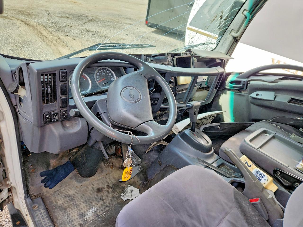 2014 Isuzu NQR Refrigerated BOX Truck