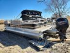 2014 Sun Tracker Partyhut