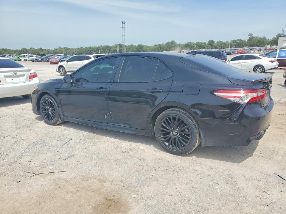 2020 Toyota Camry se Nightshade