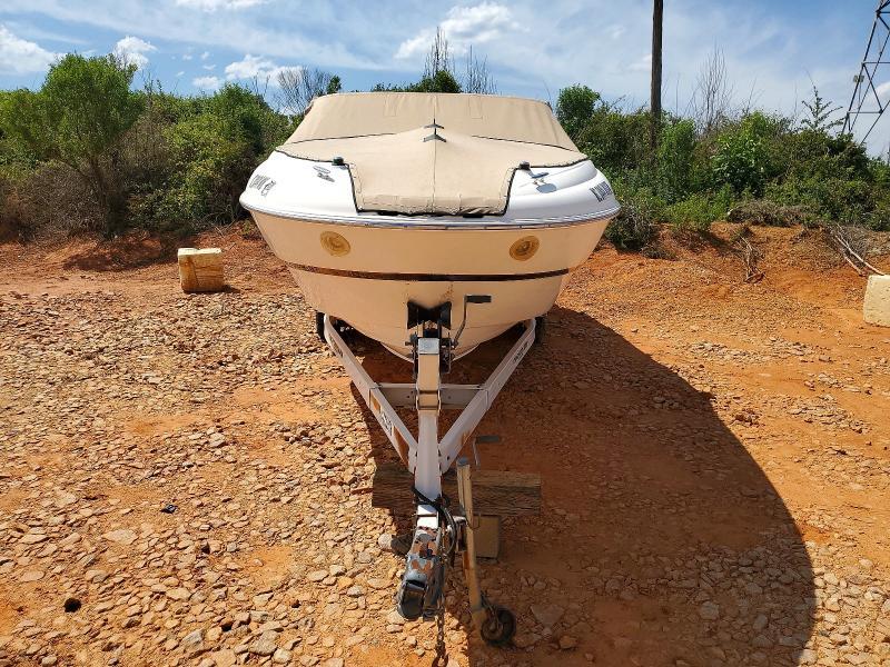 2002 Maxum Boat