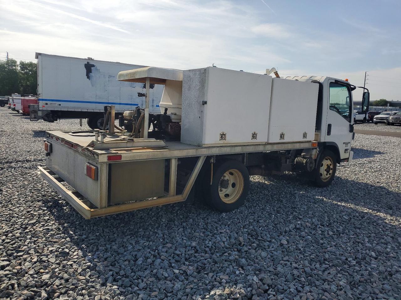 2016 Isuzu NPR HD