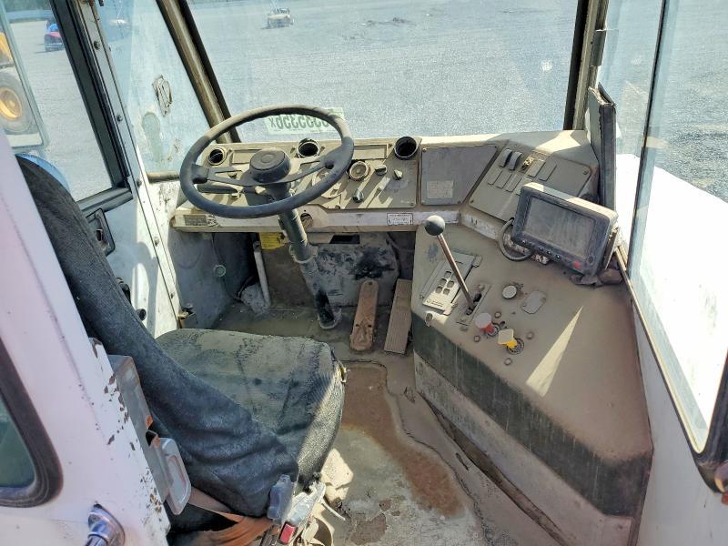 2016 Capacity SABRE5 Yard Truck