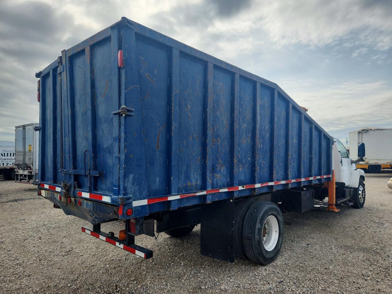 2006 GMC C8500 Grapple Crane Truck