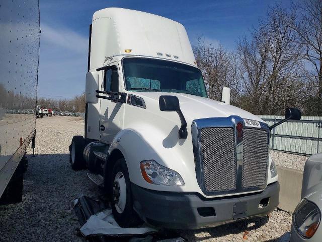2016 Kenworth T680 Semi Truck