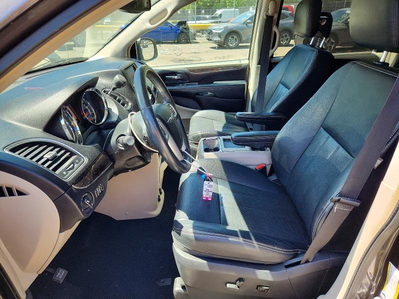 2016 Chrysler Town & Country Touring l