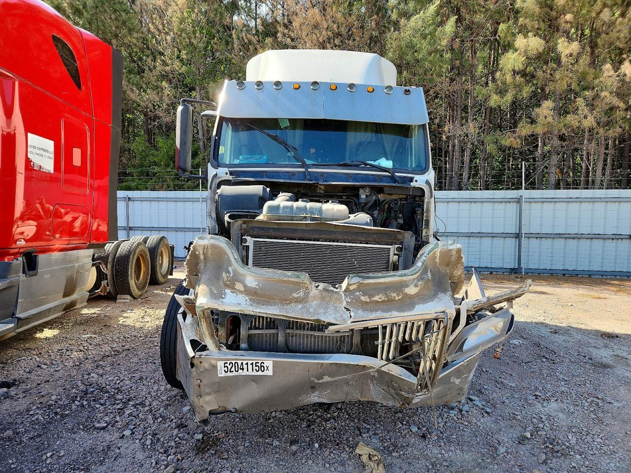 1999 Volvo VN Semi Truck
