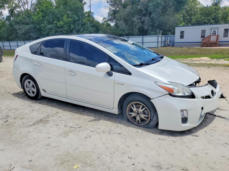 2010 Toyota Prius iii