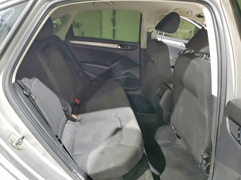 2012 Volkswagen Passat s