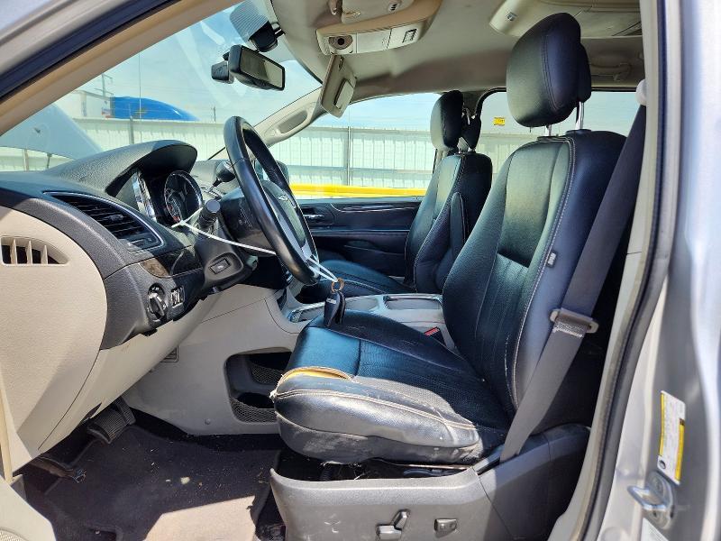2013 Chrysler Town & Country Touring l