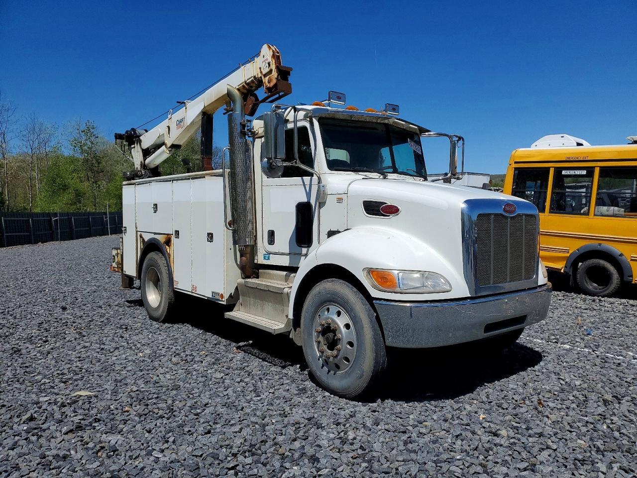 2014 Peterbilt 337 Railroad Service Truck