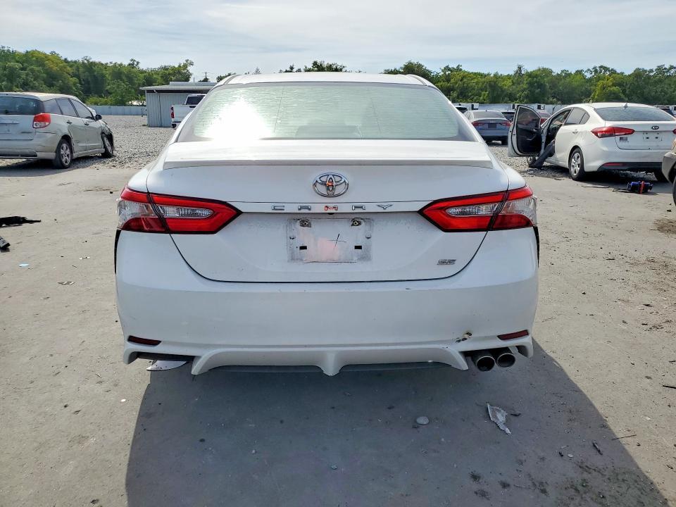 2018 Toyota Camry se