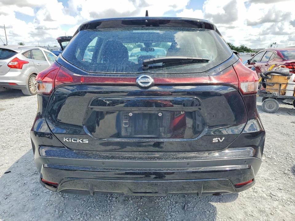 2021 Nissan Kicks sv