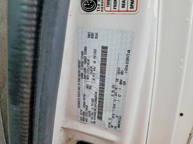 2010 Ford Econoline E350 Super Duty Cutaway Van