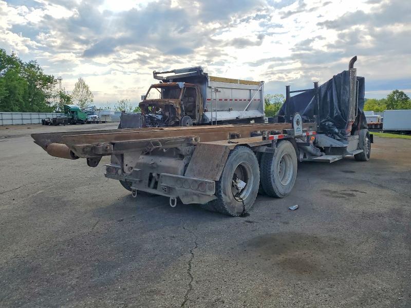 2013 Peterbilt 365 ROLL-OFF Container Truck