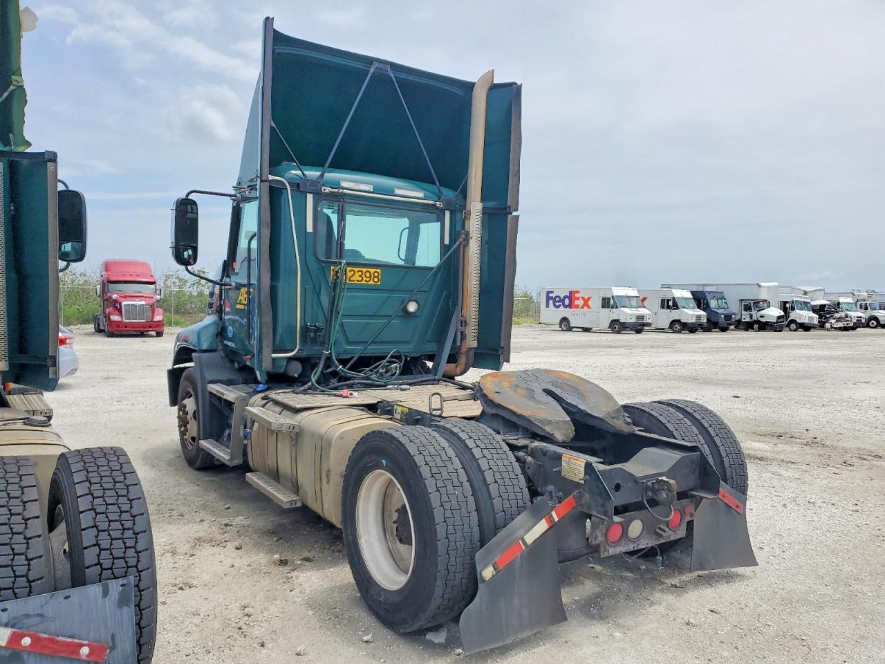 2017 Mack 600 CXU600